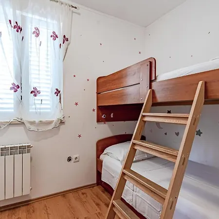 Дом отдыха Pet Friendly In Zrnovska Banja
