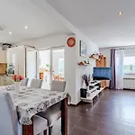 Pet Friendly In Zrnovska Banja * Korčula
