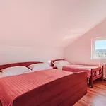 Pet Friendly In Zrnovska Banja Prázdninový dům