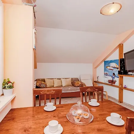 6 Bedroom Gorgeous In Zrnovska Banja Tatil Evi Korčula