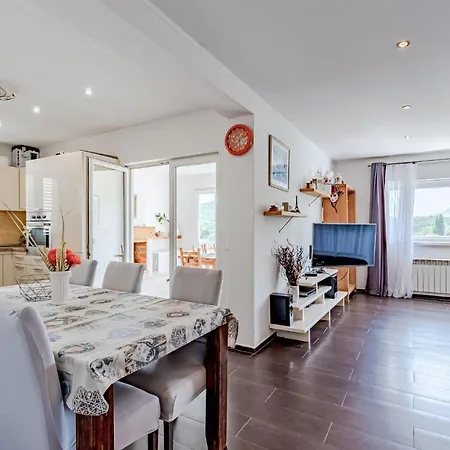 6 Bedroom Gorgeous In Zrnovska Banja * Korčula