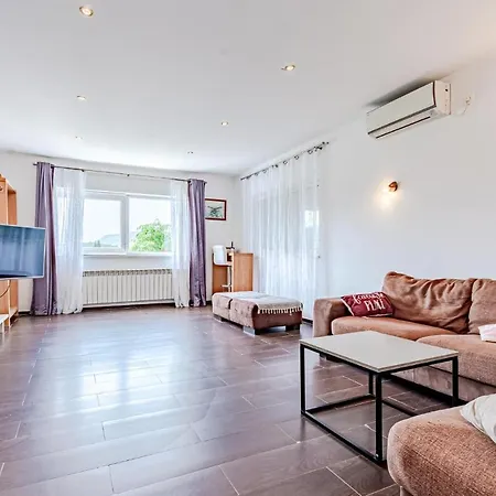 6 Bedroom Gorgeous In Zrnovska Banja Korčula